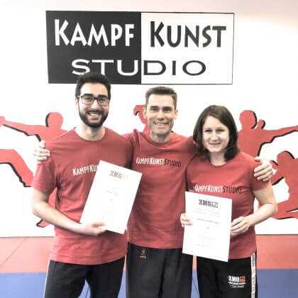 Neue Krav Maga Experten im Kampfkunst-Studio